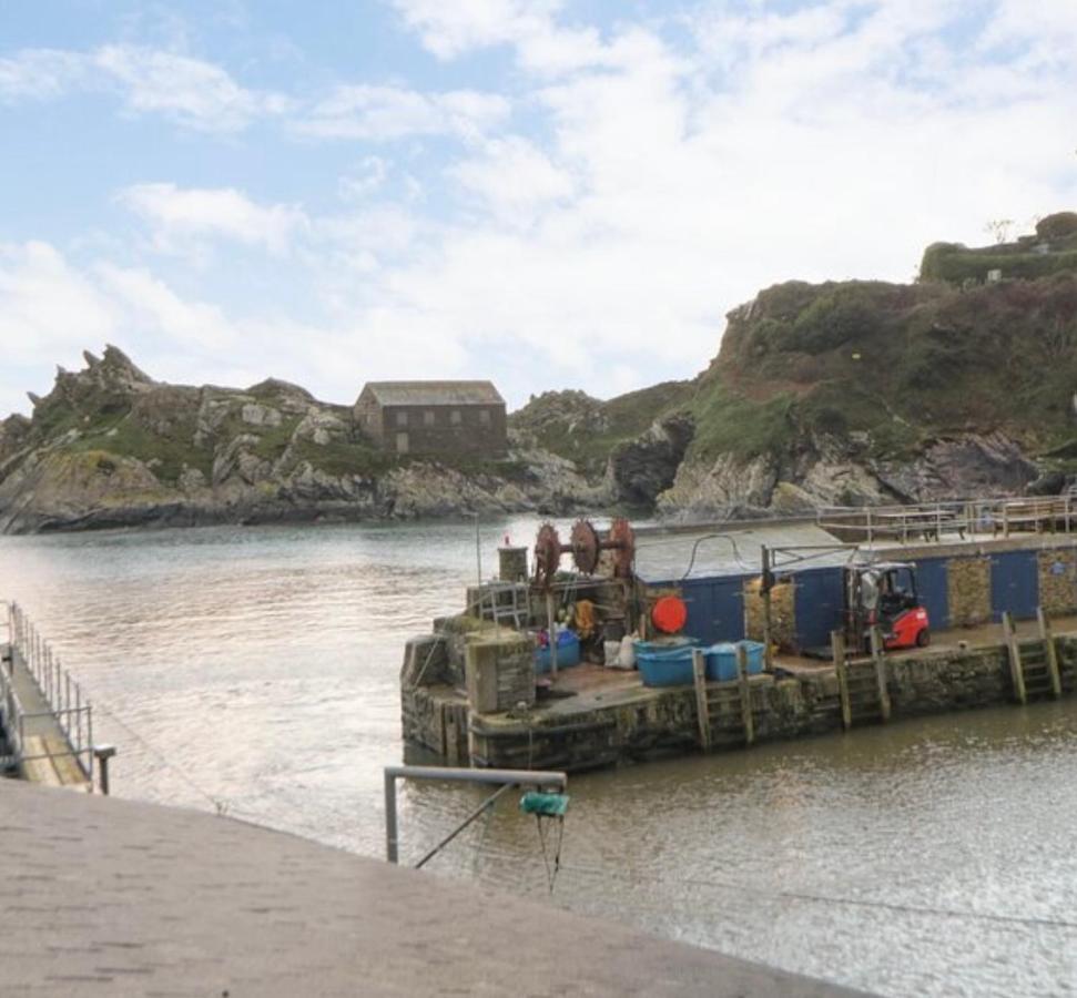Spindrift: Harbourside Family Retreat in Polperro Villa Exterior photo